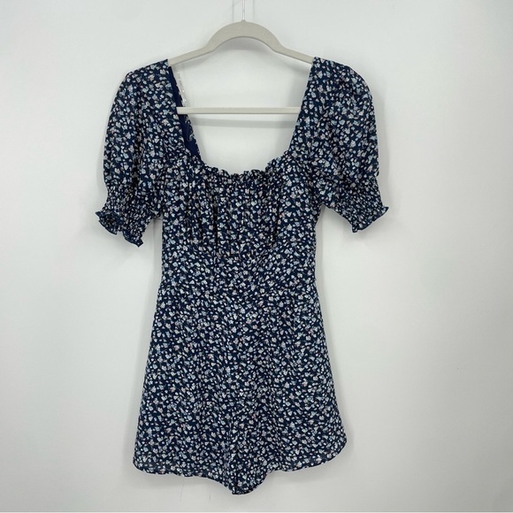 NWT francescas Trixxi Floral Romper navy puff sleeve sz M - Picture 1 of 9
